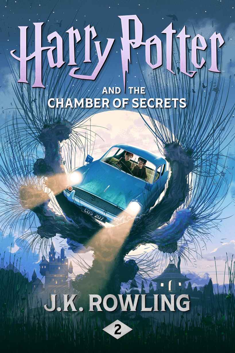 Harry Potter and the Chamber of Secrets (Harry Potter, Book 2)